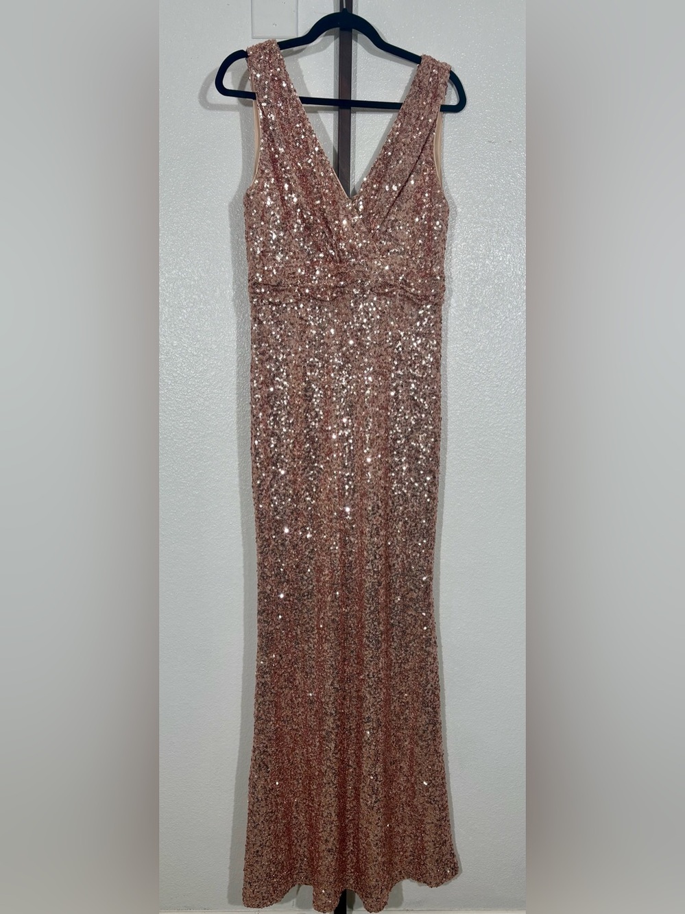NWOT Badgley Mischka Rose Gold Sequin Gown Size 8